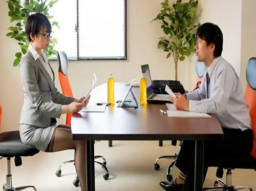 Mi esposa fue a escondidas a una entrevista de trabajo y terminó