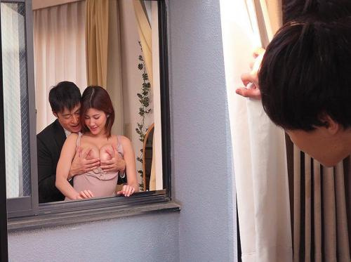 Echando un vistazo a la hermana del vecino teniendo sexo con su marido y luego