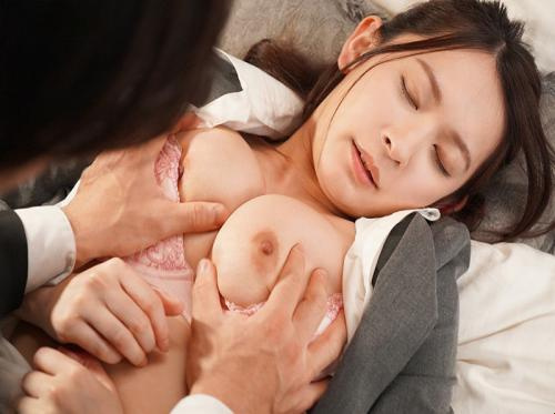 上司との出張で一晩中犯される