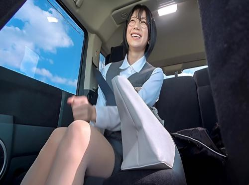 在车里强奸了秘书