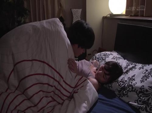 夫が性に弱く妻を満足させられず義父と不倫
