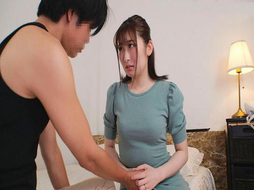 Kulang sa pakikipagtalik ang asawa ng puta, kaya pumunta siya sa guwapong kapitbahay