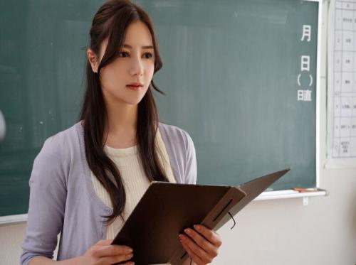 O mau aluno estuprou a professora mais bonita da escola