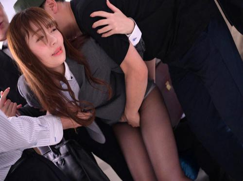 De noodlottige trein van een mooie stewardess