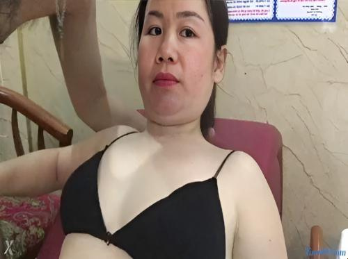 Gusto ng eroplanong babae na nakilala ko pa lang sa motel para sipsipin ang aking titi